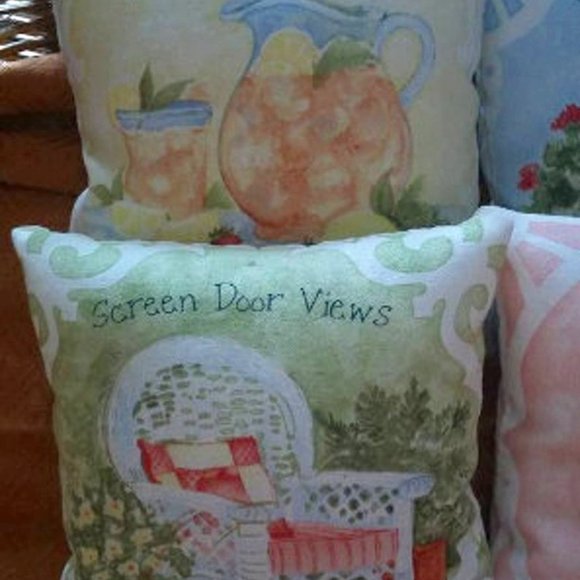 Set of 4 Mini Handmade Southern Charm Pillows - Picture 4 of 5